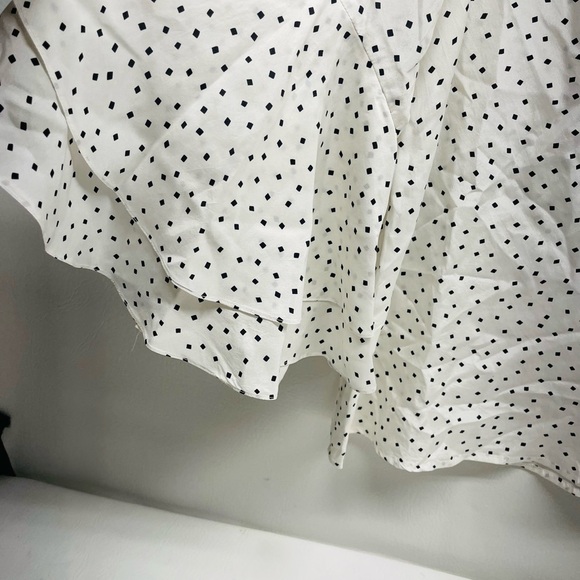 Lafayette 148 New York 100% silk top size M 3/4 ruffle sleeves - Picture 3 of 8